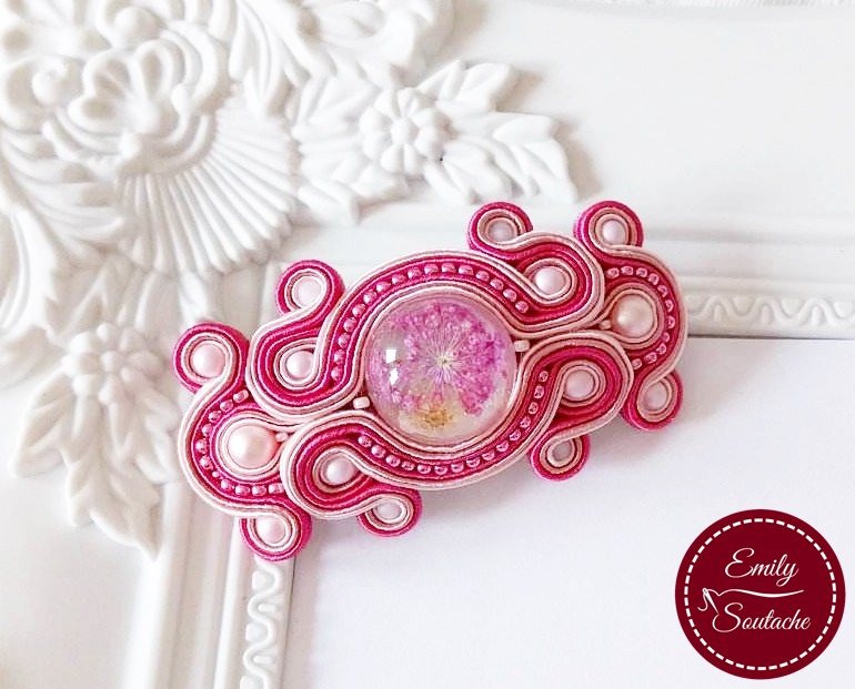 rózsaszín virágos kézműves hajcsat aprólékos kidolgozottságban